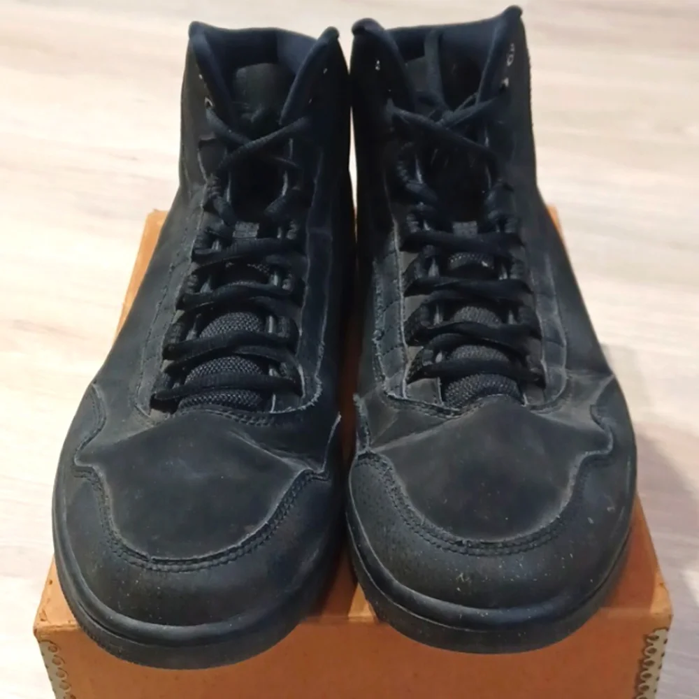 AIR JORDAN EXECUTIVE black sneakers.  Black mid top gym shoes.  Athleisure Urban